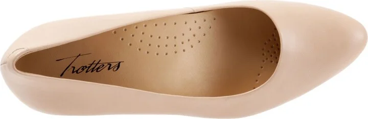 Women's Trotters Kari Pumps - Image 4
