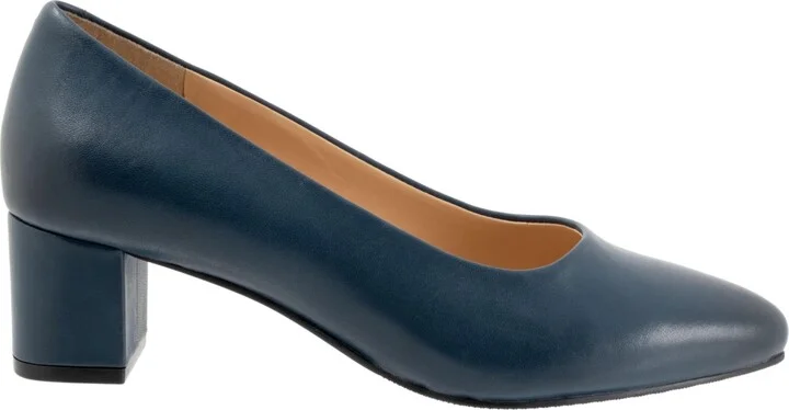Women's Trotters Kari Pumps - Image 7