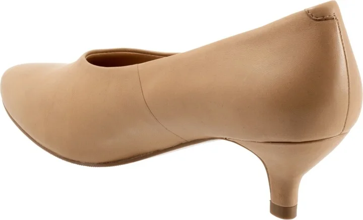 Women's Trotters Kimber Pumps - Image 9