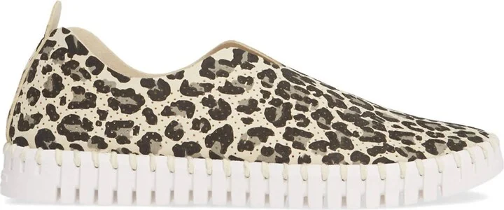 Womens Tulip 139 Leo Flats Shoe In Milk Creme