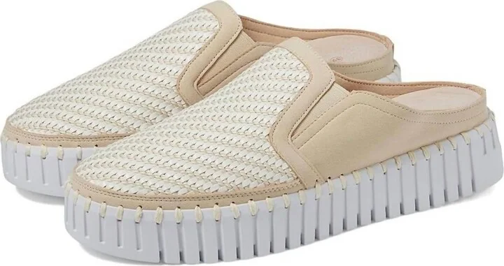 Women's Tulip Flats In White