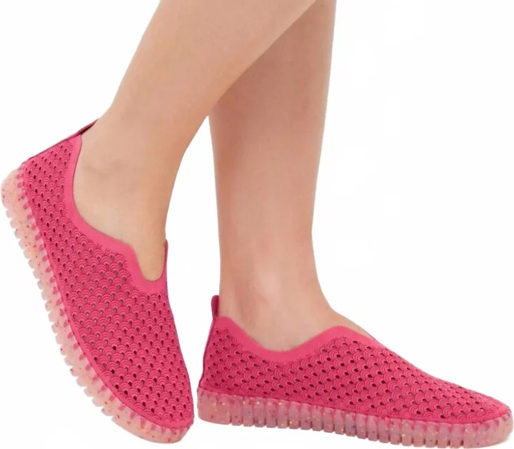 Women's Tulip Shoes In Viva Magenta