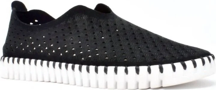 Women's Tulip Slip On Sneaker In Black