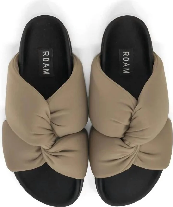 Women's Twisted Scrunch Sandal In Beige