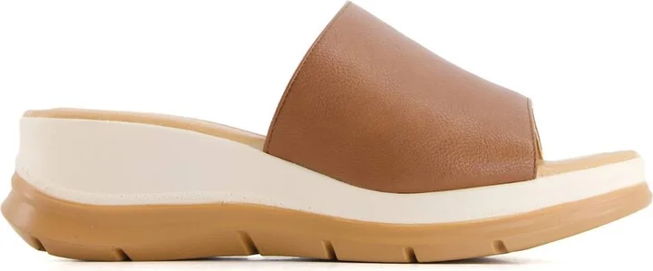 Women's Ultra Comfort Sandal In Brown