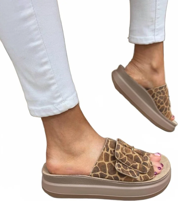 Women's Vasileia Sandals In Tampa Giraffe