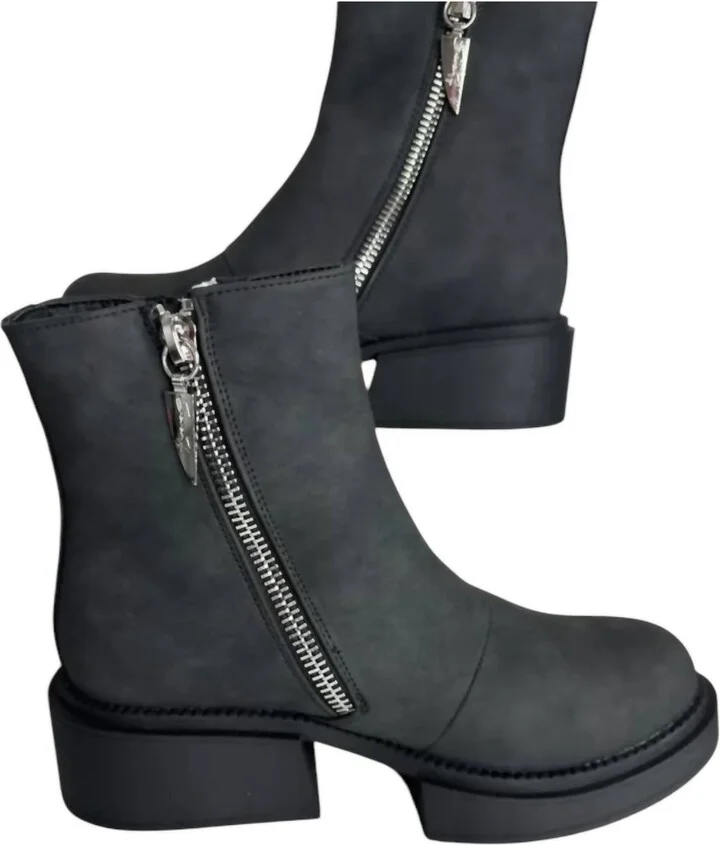 Women's Vault Combat Boots In Black