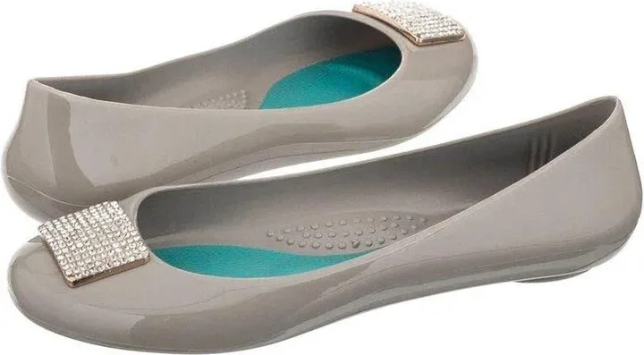 Women's Victoria Ballet Flat In Dove