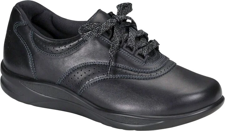 Women's Walk Easy Walking Shoe - Medium Width In Black