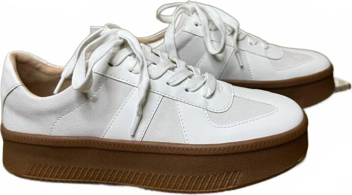 Women's Warwick Sneaker In White