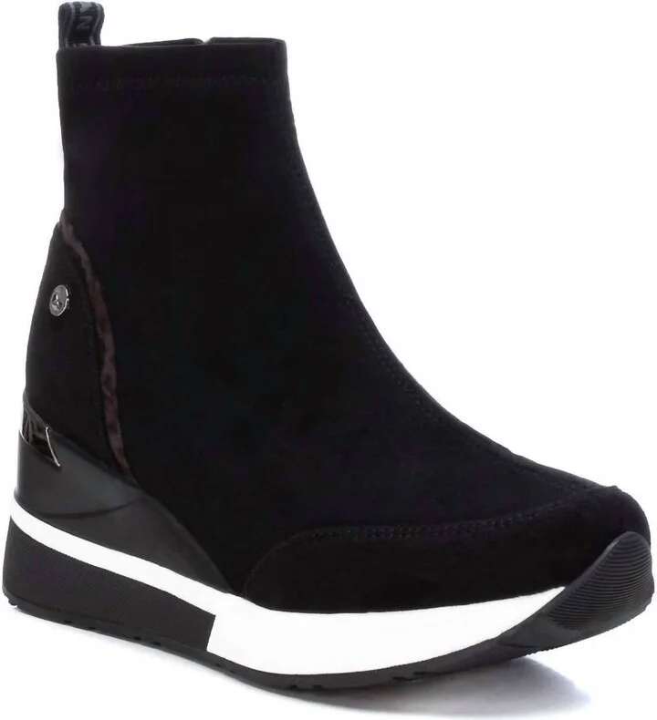 Women's Wedge Ankle Booties In Black