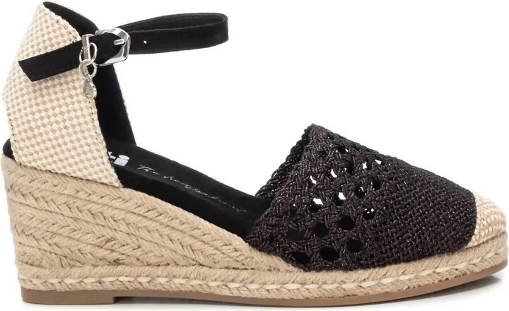 Women's Wedge Sandal In Black