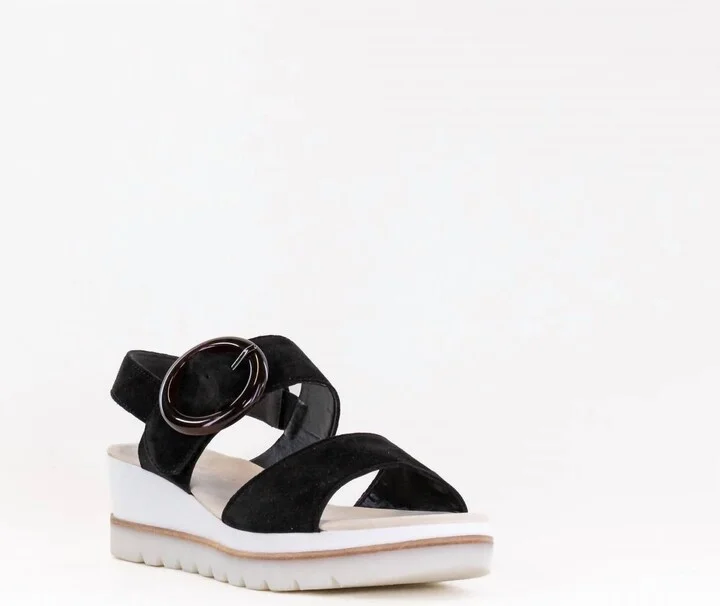 Women's Wedge Sandal In Black