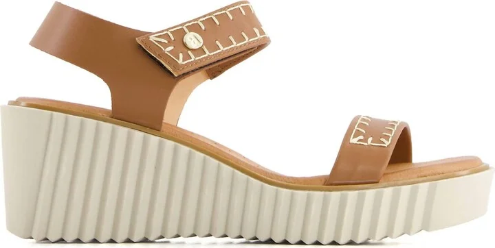 Women's Wedge Sandal In Brown