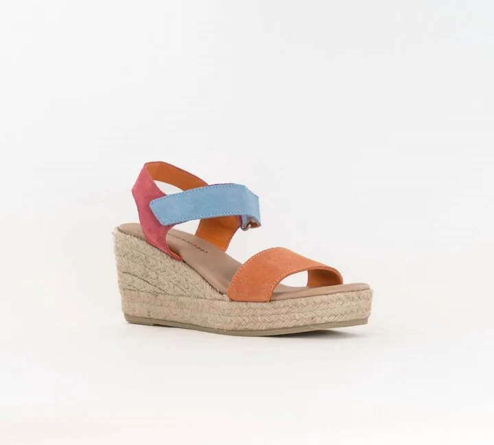 Women's Wedge Sandal In Pink