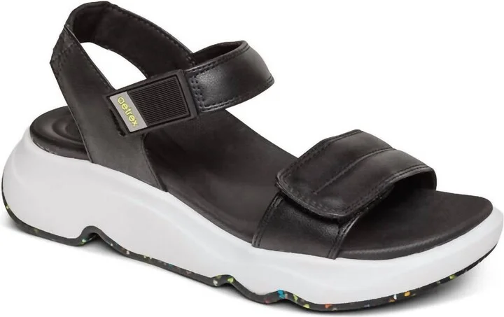 Women's Whit Sport Sandal In Black