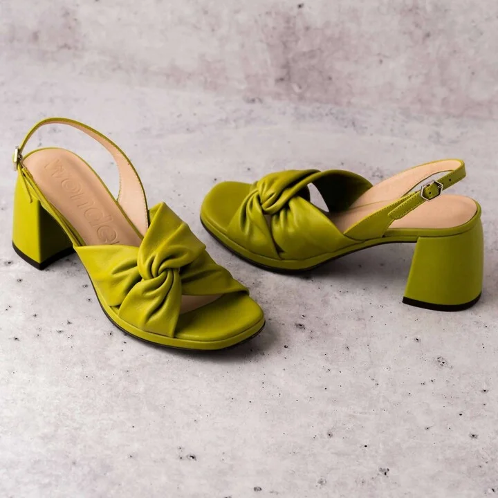 Women's Wild Sandals In Sauvage Apple