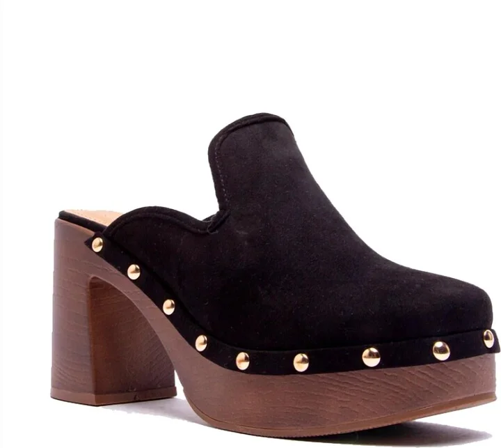 Women's Willy Heeled Clog In Black