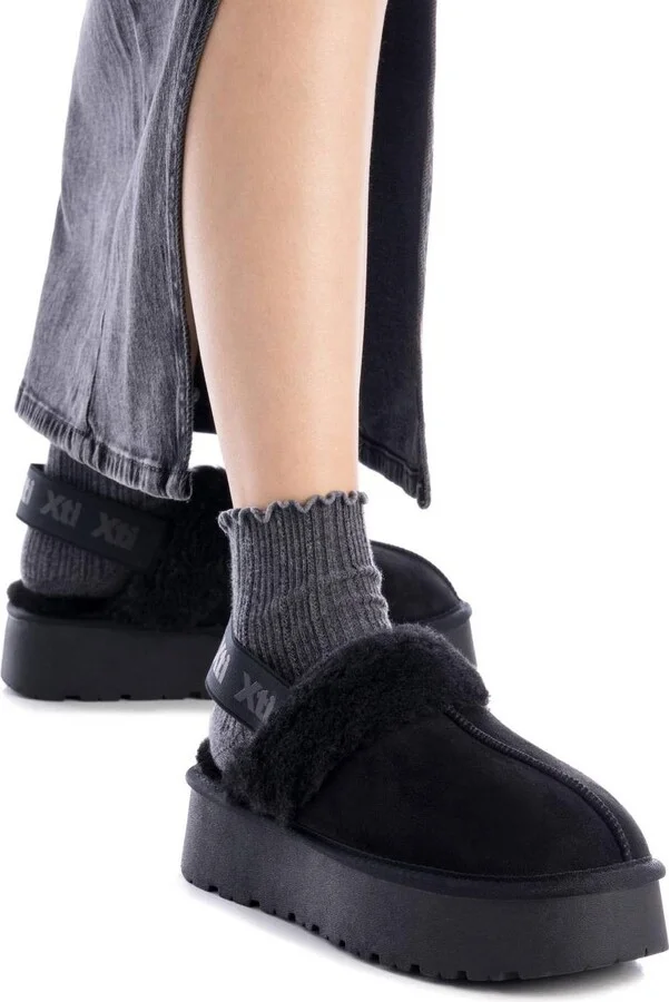 Women's Winter Suede Clogs By Xti - Image 3