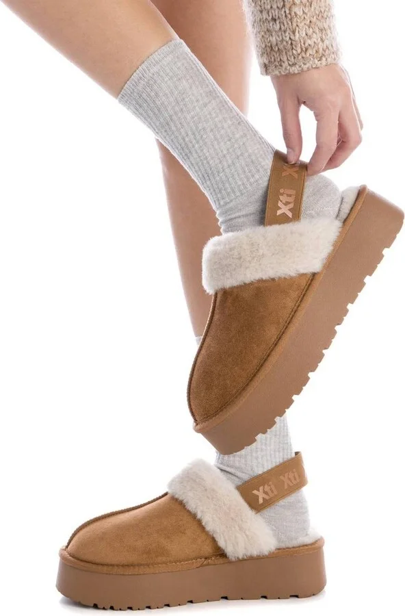 Women's Winter Suede Clogs By Xti - Image 11
