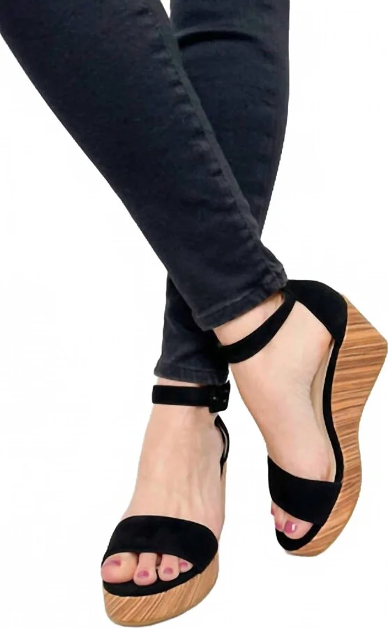 Women's Witten Sandal In Black Suede