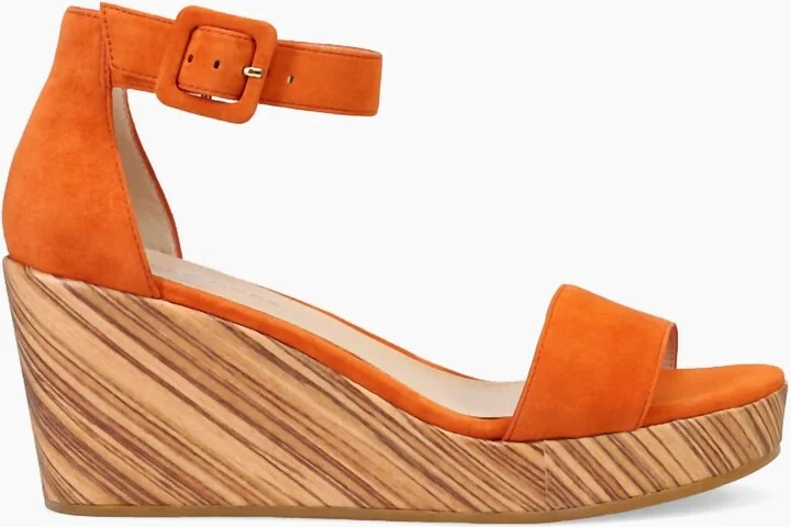 Women's Witten Wedge In Mandarin Suede