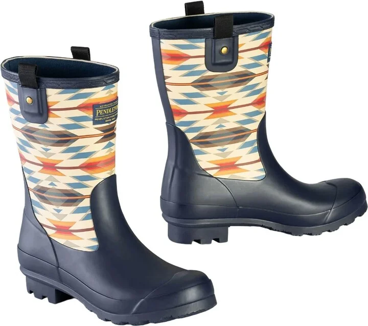 Women's Wyeth Trail Mid Boots In Navy