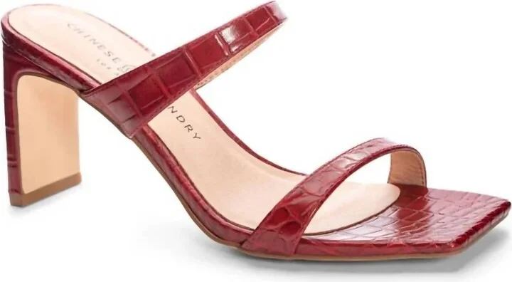 Women's Yaya Cool Croc In Red