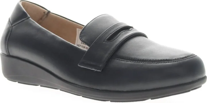 Women's Yetta Loafers In Black