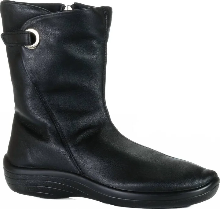 Women's Zion Ankle Booties In Black
