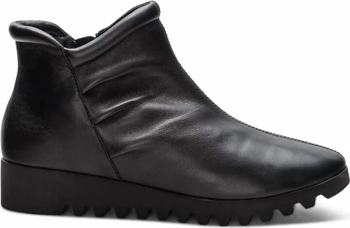 Women's Zoey Slip-On Boot In Black Leather