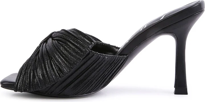 Wonderbuz Bow Sandal - Image 9