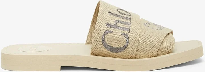 Woody beige slides