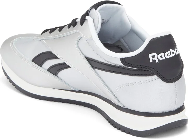 World 70 Sneaker - Image 2