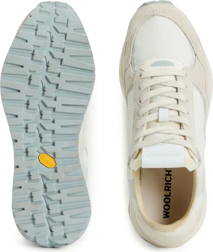 W's sneakers - Image 4