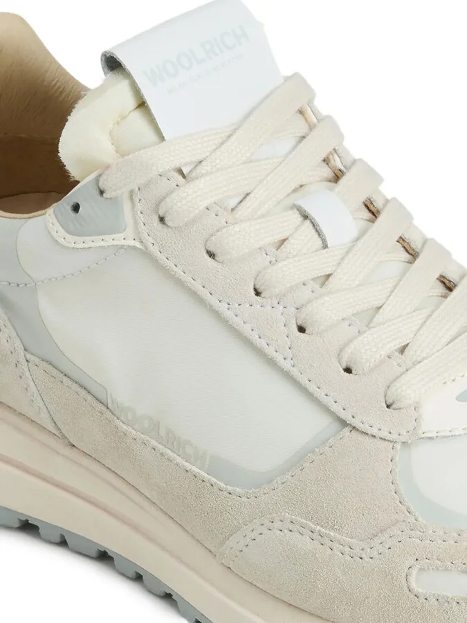 W's sneakers - Image 5
