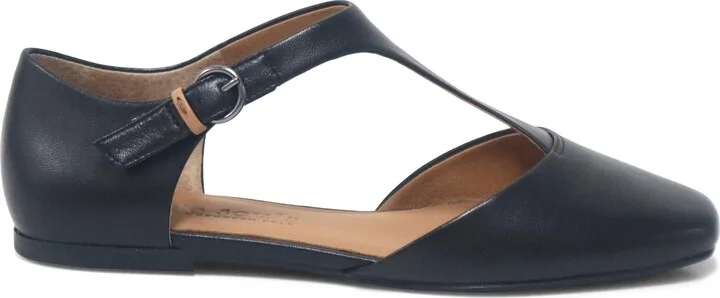 Wyatt T-strap Flat - Image 10