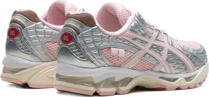 x ATMOS x VANDYTHEPINK GEL-NIMBUS 10.1 "Strawberry Cream/Metallic Silver" sneakers - Image 3