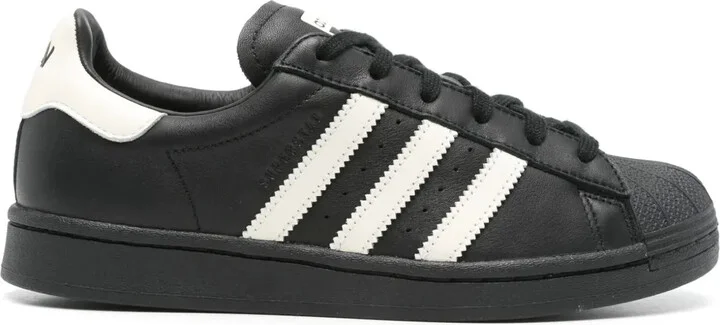x Avavav Superfinger Superstar trainers