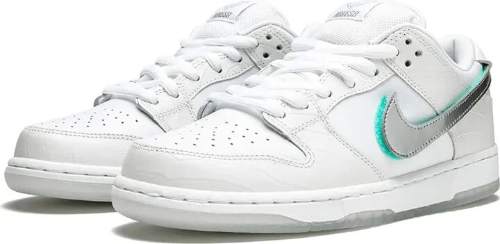 x Diamond Supply Co. SB Dunk Low Pro OG QS "White" sneakers - Image 2