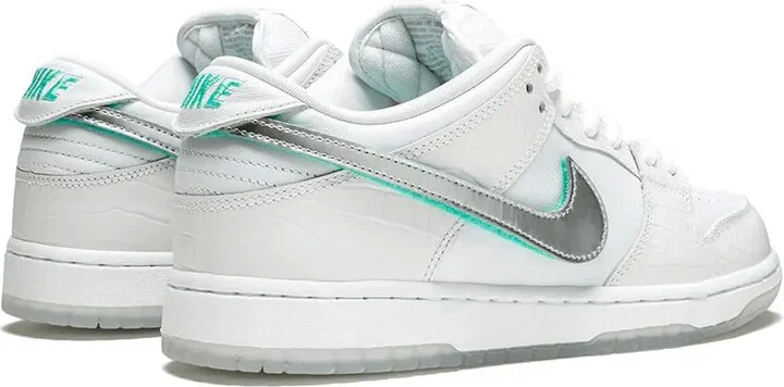 x Diamond Supply Co. SB Dunk Low Pro OG QS "White" sneakers - Image 3