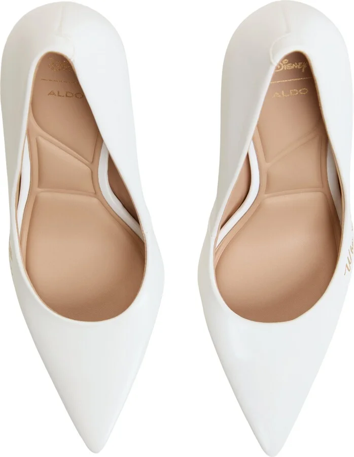 x Disney® Snow White Pointed Toe Pump - Image 4