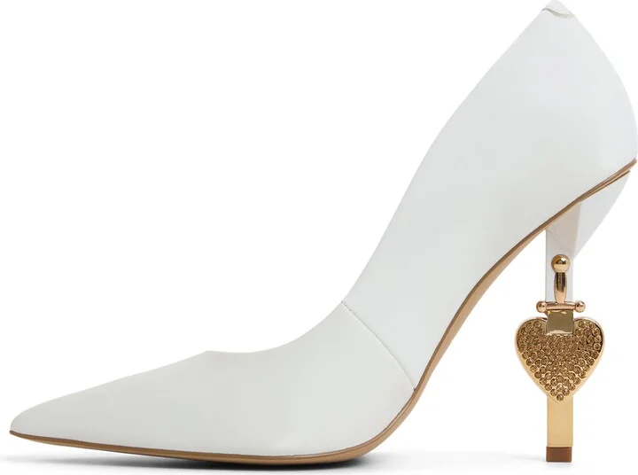 x Disney® Snow White Pointed Toe Pump - Image 7