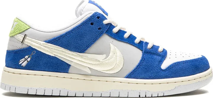 x Fly Streetwear SB Dunk Low "Gardenia" sneakers