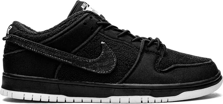 x Gnarhunters SB Dunk Low sneakers