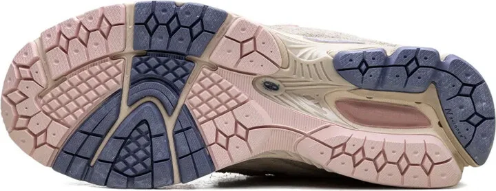 x Hype DC 2002R "Native Dynamics" sneakers - Image 4