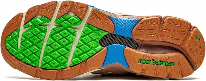 x Joe Freshgoods 990V3 “Outside Clothes” sneakers - Image 4