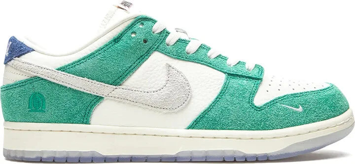 x Kasina Dunk Low "Road Sign" sneakers