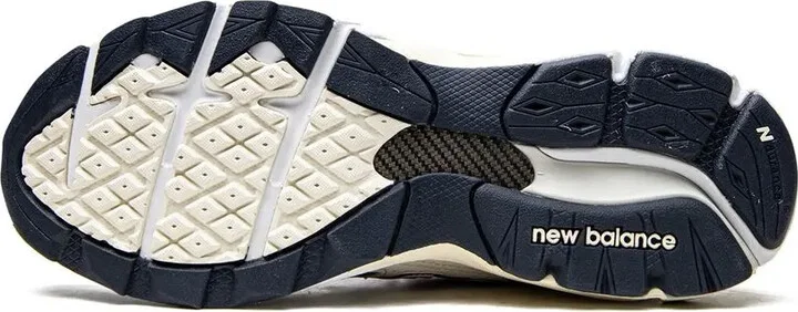 x Kith New Balance 990 V3 "Daytona" sneakers - Image 4