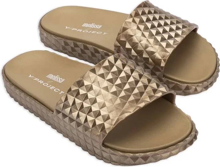 x Melissa Court slides - Image 2